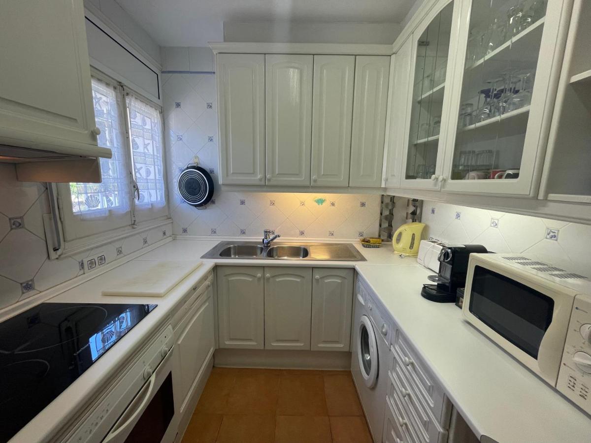 Almadraba Raymond Apartment